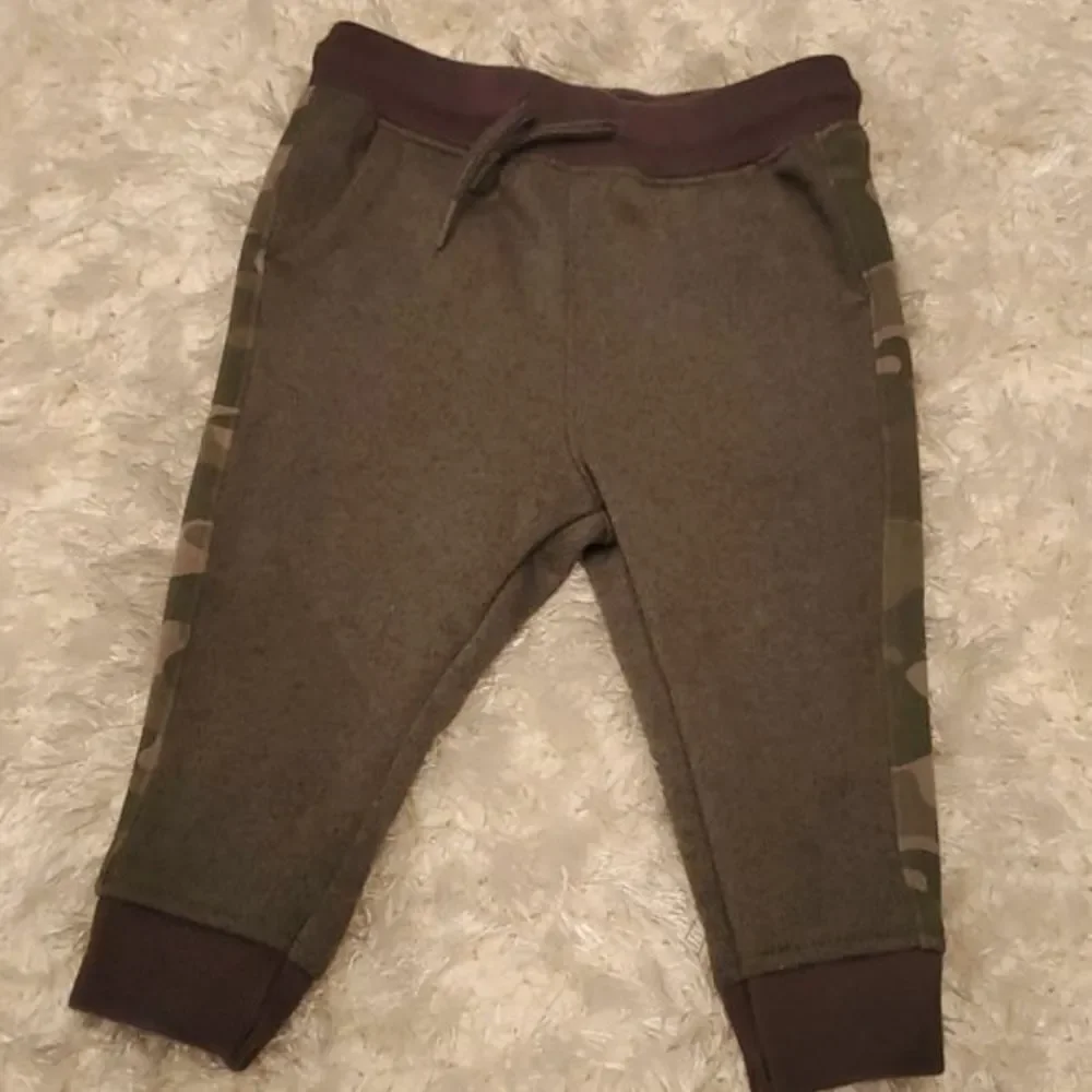 9-12 months Osh Kosh boys sweat pants army